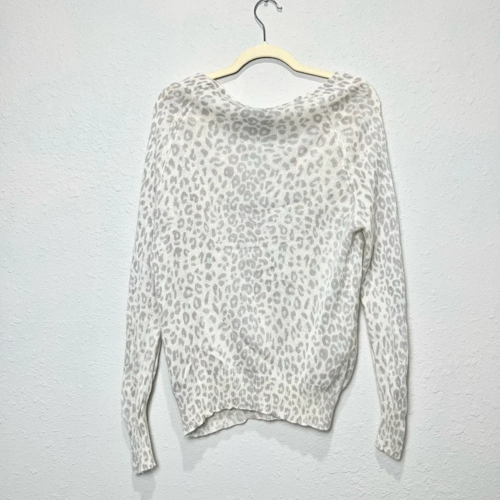360 Cashmere 100% Cashmere Leopard Animal Print Sweater Size Extra Small - Picture 2 of 7